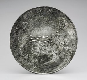 Spiegel met een handvat in de vorm van een Herakles-knoop, c.280-400 door Byzantine Byzantine