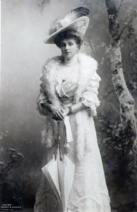 Koningin van Spanje, Ena van Battenberg, ca. 1910 door J.B. and Brown J. Rowbotham