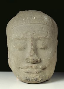 Boeddhahoofd met gesloten ogen, Angkor
