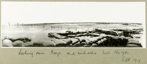 Uitzicht over Gaza en Umbrella Hill, september 1917 door Capt. Arthur Rhodes
