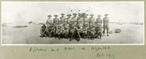Officieren en onderofficieren in N.Z.M.A.A., oktober 1917 door Capt. Arthur Rhodes