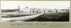 Muur rondom de moskee van Omah, 14 december 1917