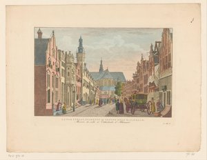 Gezicht op de Langestraat, het Stadhuis en de Grote Kerk te Alkmaar