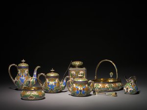Theepot, Suikerpot, Theebus, Theelepel, Citroenvork, Suikerbak, Taartmand, Roomkan, Theezeef en Suikerstrooier, voor 1896 en 1896-1906 door Carl Fabergé