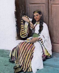 Marokko, jonge Marokkaanse meisje, circa 1910. Carl Simon Archief