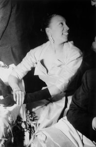 Josephine Baker (1906-75) 20 mei 1951 (glatine zilverdruk)