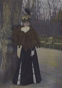 Vrouw in een park in Parijs door Carle de Mazibourg