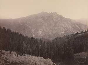 Davoncastle Butte, Sierra Nevada door Carleton E. Watkins