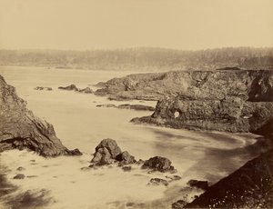 [Kustzicht van Mendocino]. door Carleton Watkins