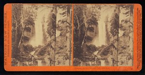 Piwyac, of de Vernal Fall bij laag water, 300 voet, Yosemite Valley, Mariposa County, Cal door Carleton Watkins