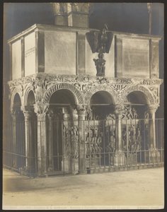Milaan - Basiliek van S. Ambrogio - 6e-eeuwse christelijke ambo en sarcofaag