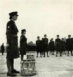 W.A.A.F. Band op Parade, ca. 1943 door Cecil Beaton