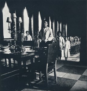 Wren wijnstewards in de Banketzaal van de Grote Wren, 1941