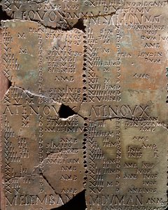 Kalender op bronzen platen, van Coligny door Celtic