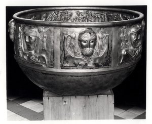 Replica op ware grootte van de Gundestrup Ketel, origineel gemaakt in de 1e eeuw v.Chr.