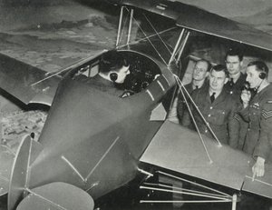 RAF-personeel leert vliegen in een vluchtsimulator tijdens de Tweede Wereldoorlog, 1941 door Charles Brown