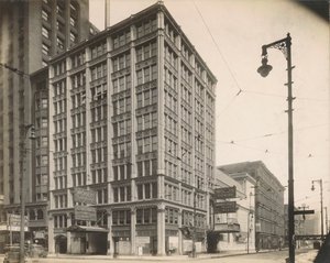 Uitzicht op Woods Theatre op 54 W. Randolph St., Chicago, ca. 1900