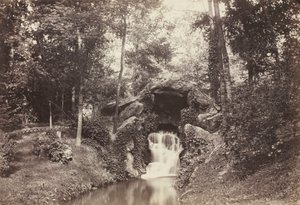 Uitzicht op de Kleine Grot naar de Hertenvijver, Bois de Boulogne door Charles Marville
