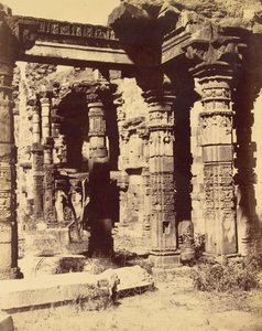 Exterieur van de Hindoe-tempel in Kootub