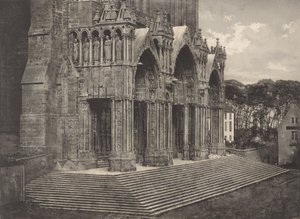 Planche XII Cathédrale de Chartres, Portique du Midi Plate XII Chartres Kathedraal..., 1855 door Charles Nègre