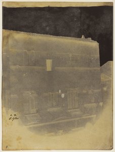 Bovenste deel van de gevel van een romaans huis in Saint-Gilles du Gard