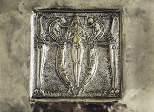 Bas-reliëf, detail van schoorsteenversiering, slaapkamer door Charles Rennie Mackintosh, Verenigd Koninkrijk, 20e eeuw