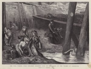Arme kinderen verzamelen stukjes kolen van de oevers van de Theems in Limehouse, Londen door Charles Ricketts