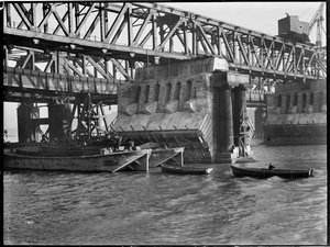 Sloop van de Waterloo Bridge, Lambeth, Greater London Authority, 1936