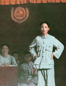 Mao Zedong spreekt een internationale communistische conferentie toe in de provincie Kiangsi