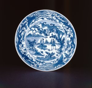 Blauw-witte schaal beschilderd met een wijze en bediende, Wanli merk en periode, 1573-90