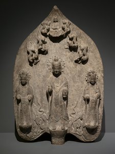 Votieve stele met een boeddhistische triade. Noord-China, Oostelijke Wei-dynastie