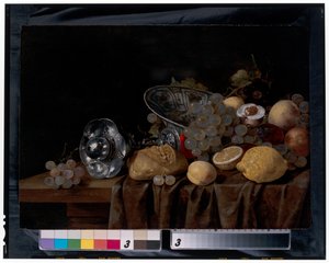 Stilleven van citroenen, druiven en perziken door Christiaan Luykx or Luycks