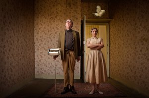 Eigenzinnig vintage huiselijk tafereel door Christine von Diepenbroek