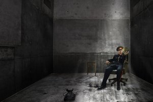 Geschokte agent in betonnen kamer