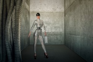 Strakke, futuristische vrouw