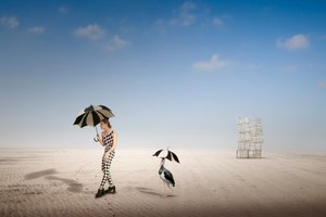 Surrealistische woestijnwandeling door Christine von Diepenbroek