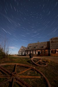 Star Trails Landhuis door Christoph Schaarschmidt