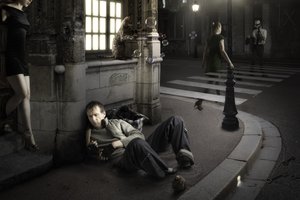 Eenzaamheid in de stad bij nacht door Christophe Kiciak