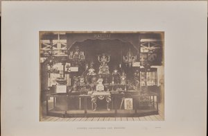Klokken, kroonluchters en bronzen door Claude Marie Ferrier