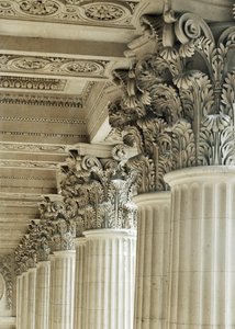 Colonnade door Claude Perrault, Korinthische kapitelen ... door Claude Perrault