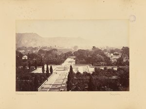 Jaypur; Uitzicht op de Paleistuinen en het Fort, vanaf het Paleis door Colin Murray