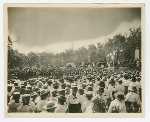 Afstuderen aan het Tuskegee Instituut, ca. 1916-18 (z/w foto) door Cornelius Marion Battey