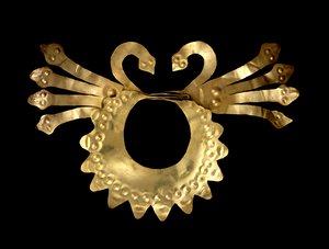 Neusornament met slangen door Culture Nazca