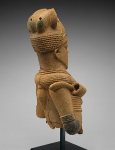 Hoofd en torso van een vrouwelijke figuur, Jos Plateau regio, Nigeria, 500 v.Chr.-200 n.Chr. (aardewerk) door Culture Nok