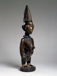 Tweelingfiguur (ere ibeji), Ila-Orangun regio, Nigeria, laat 19e of vroeg 20e eeuw (hout, glazen kralen en sporen van tukula) door Yoruba Culture