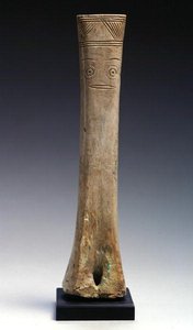 Gebeeldhouwd figuur, Vroege Bronstijd, 2700-1900 v.Chr. (been)