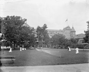 Manhasset, tennis bij Manhanset House, Shelter Island, N.Y., ca. 1904 door Detroit Publishing Co.