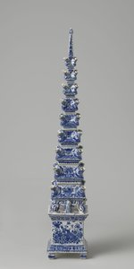 Bloemenpiramide, c.1710-20 door Dutch School