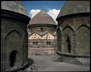 Achthoekig mausoleum van Sultan Turbesi door Dynasty Seljuq