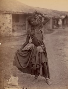 [Een zigeuner dansmeisje, Kathiawar], ca. 1915